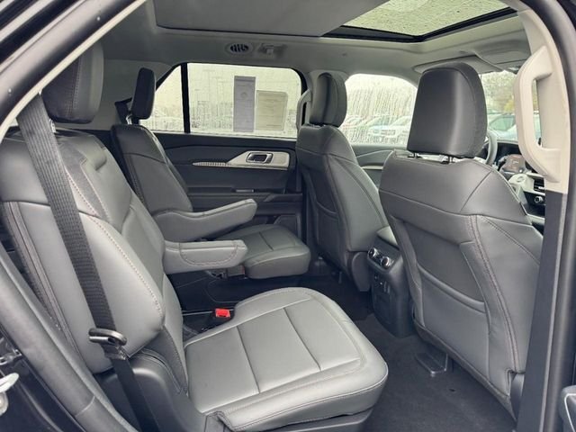 New 2026 Agate Black Metallic Ford Active image 5