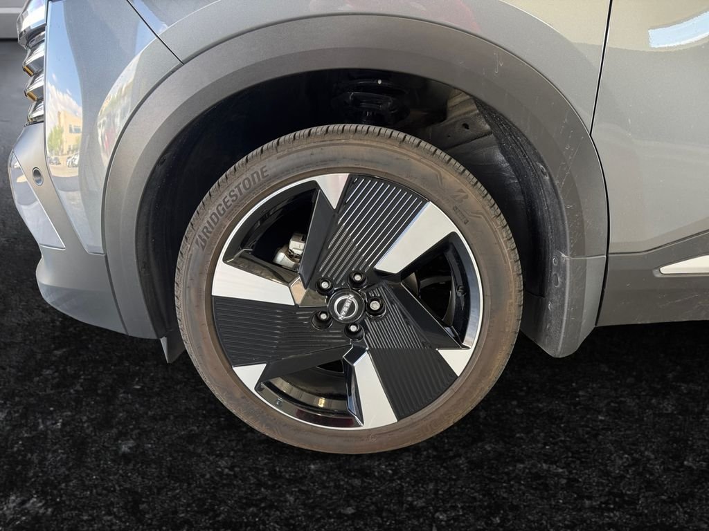 Certified Used 2025 Gray Nissan SR image 27