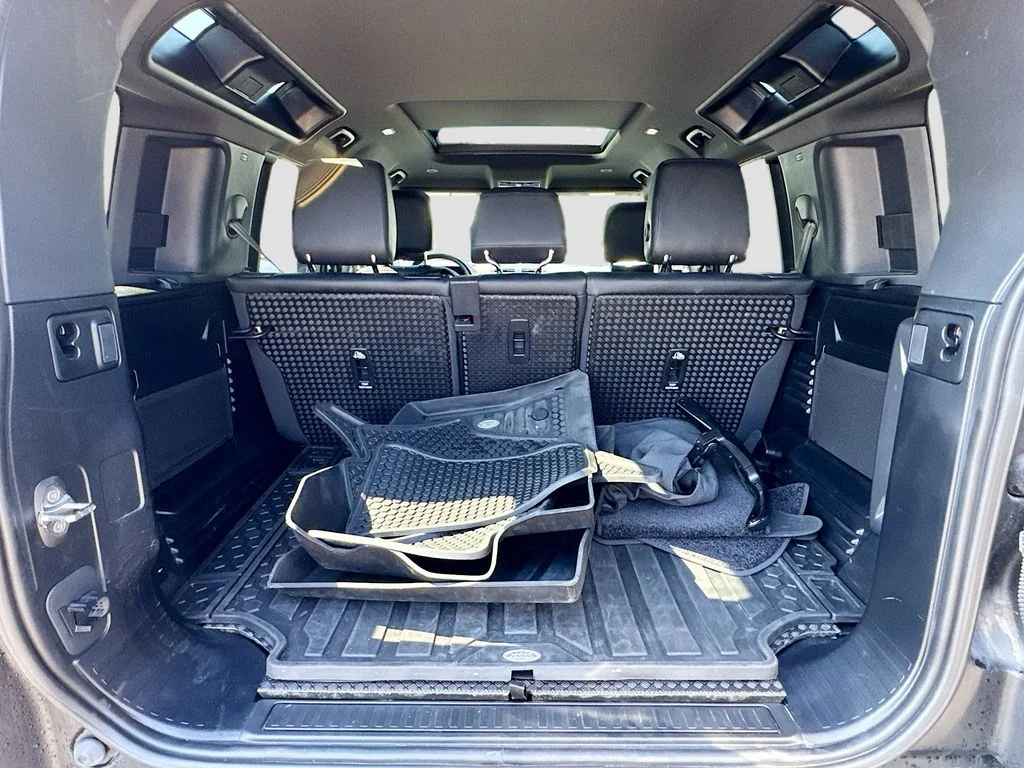 Used 2024  Land Rover X-Dynamic SE image 28