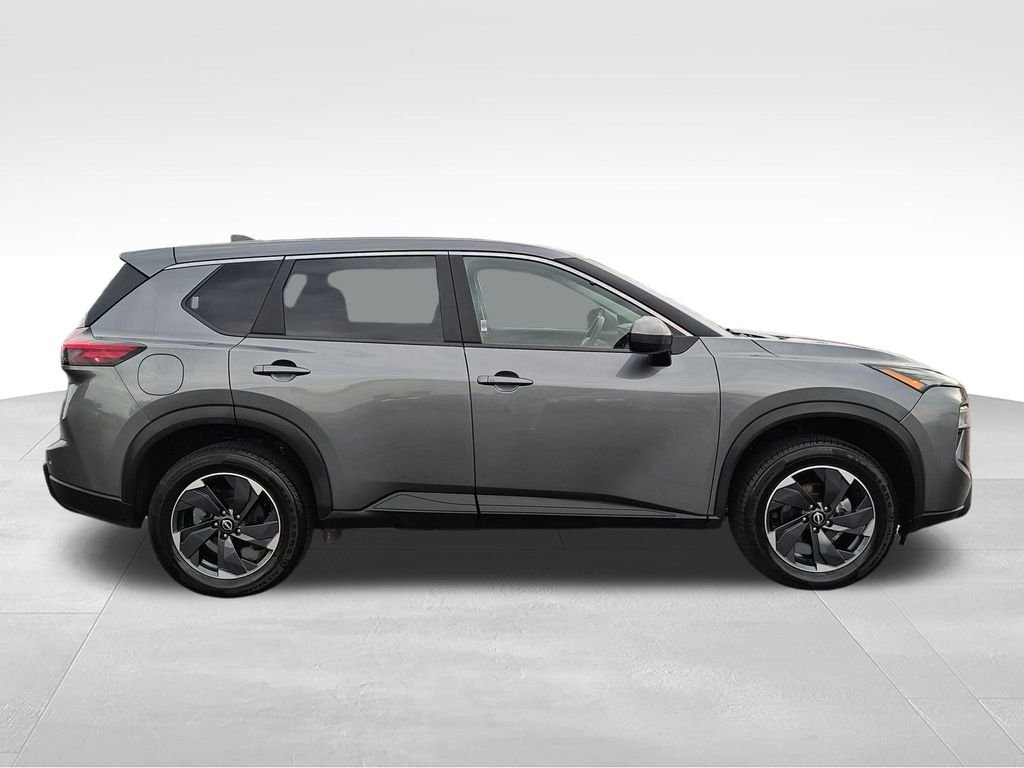 Used 2025 Gray Nissan SV image 6