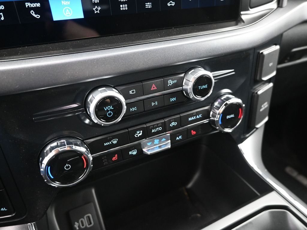 New 2026 Blue Ford XLT image 16