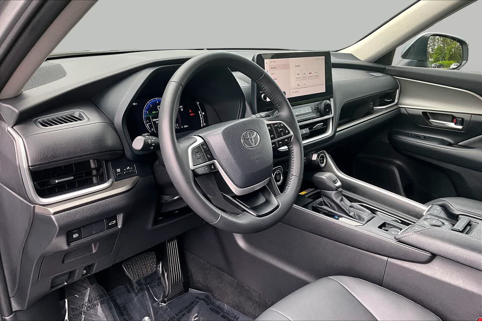 Used 2025 Celestial Silver Metallic Toyota XLE image 18