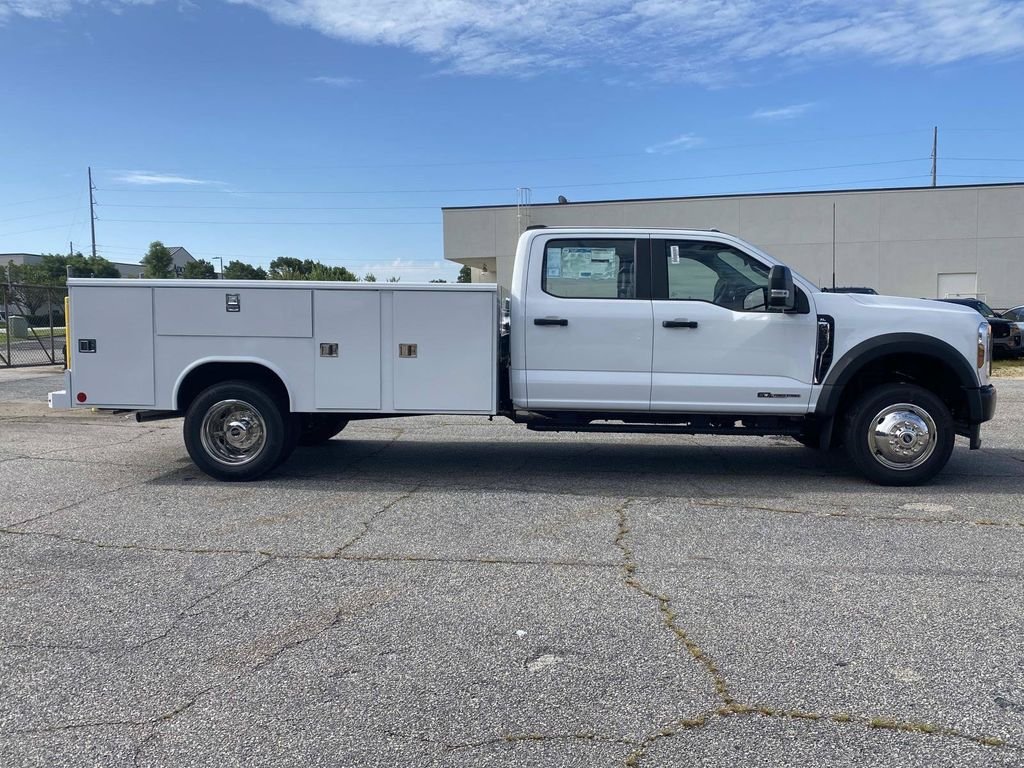 New 2026 Oxford White Ford F-450® XL image 2