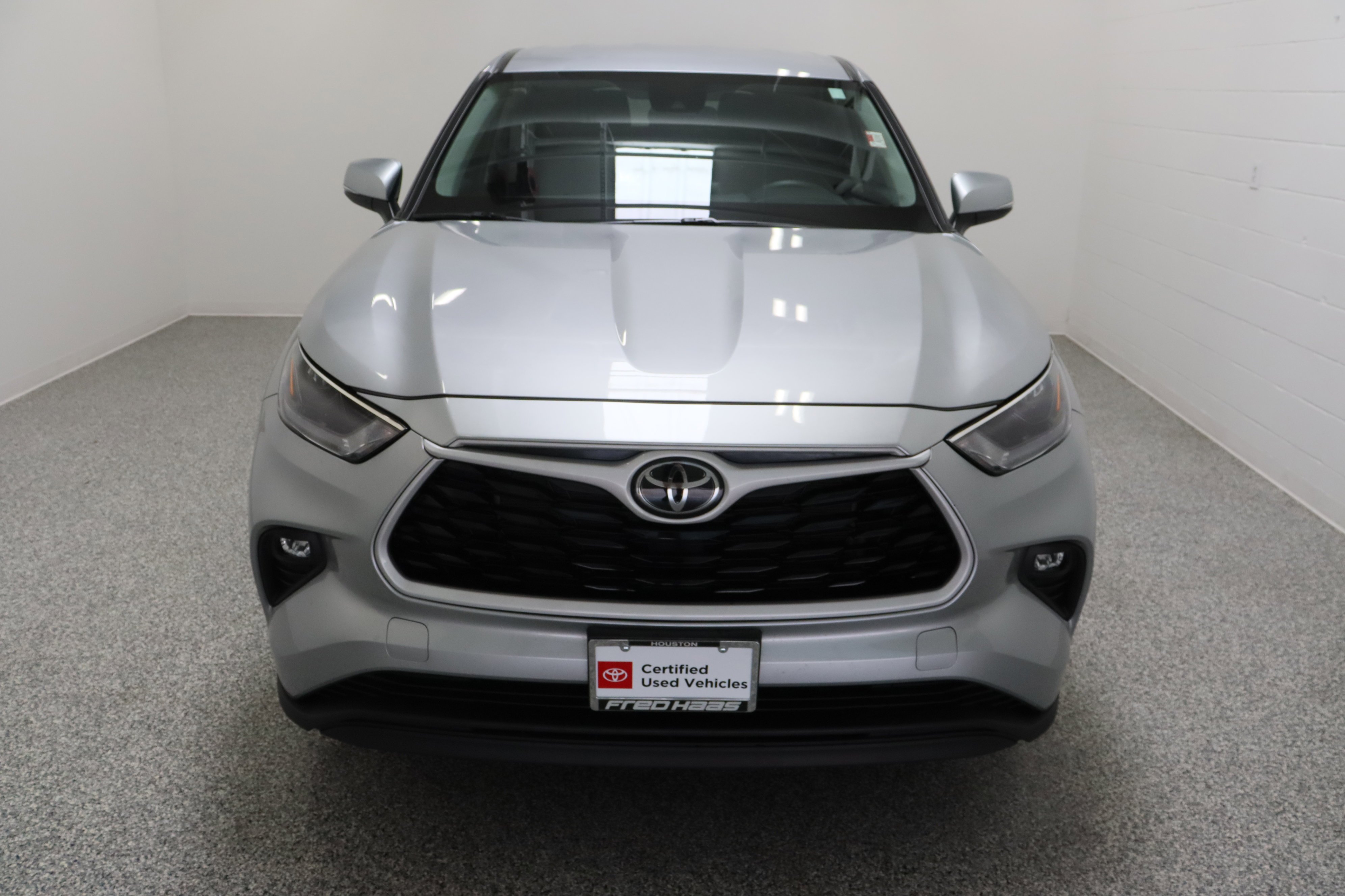 Certified Used 2025 Celestial Silver Metallic Toyota LE 2.4T image 3