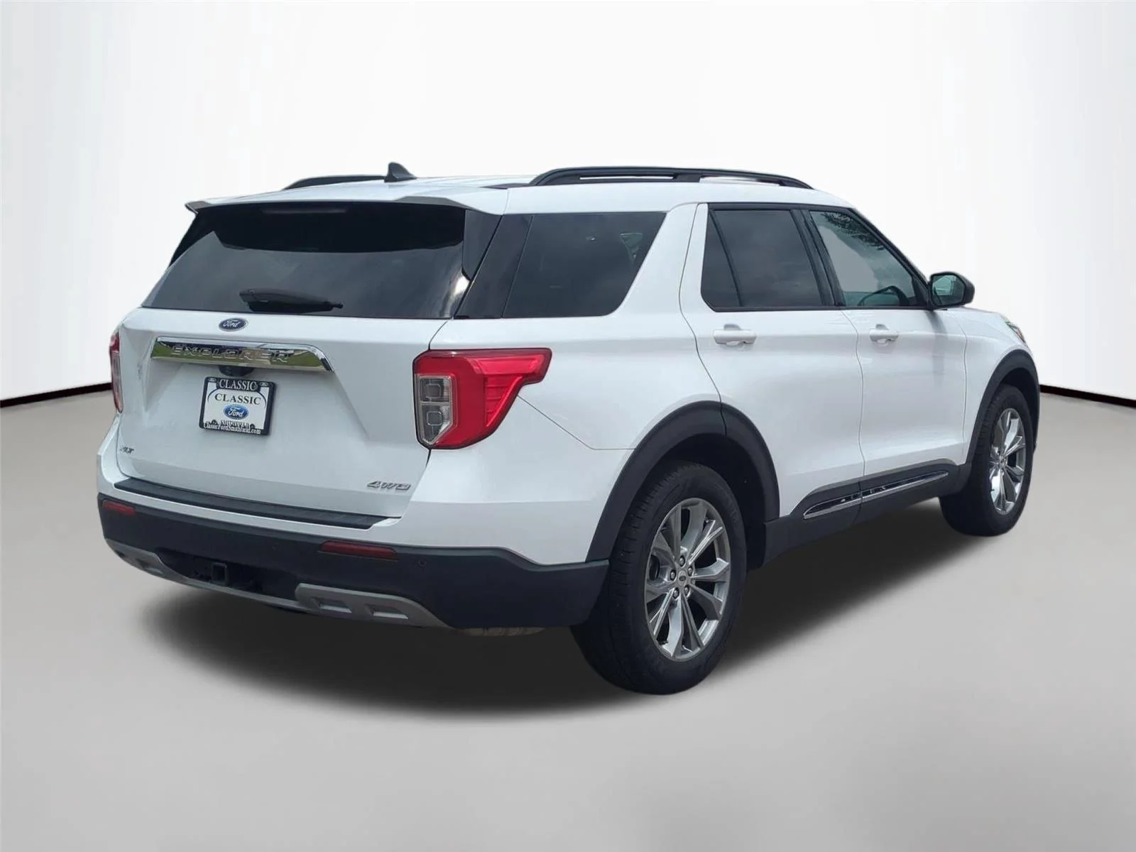Used 2022 Oxford White Ford XLT image 5