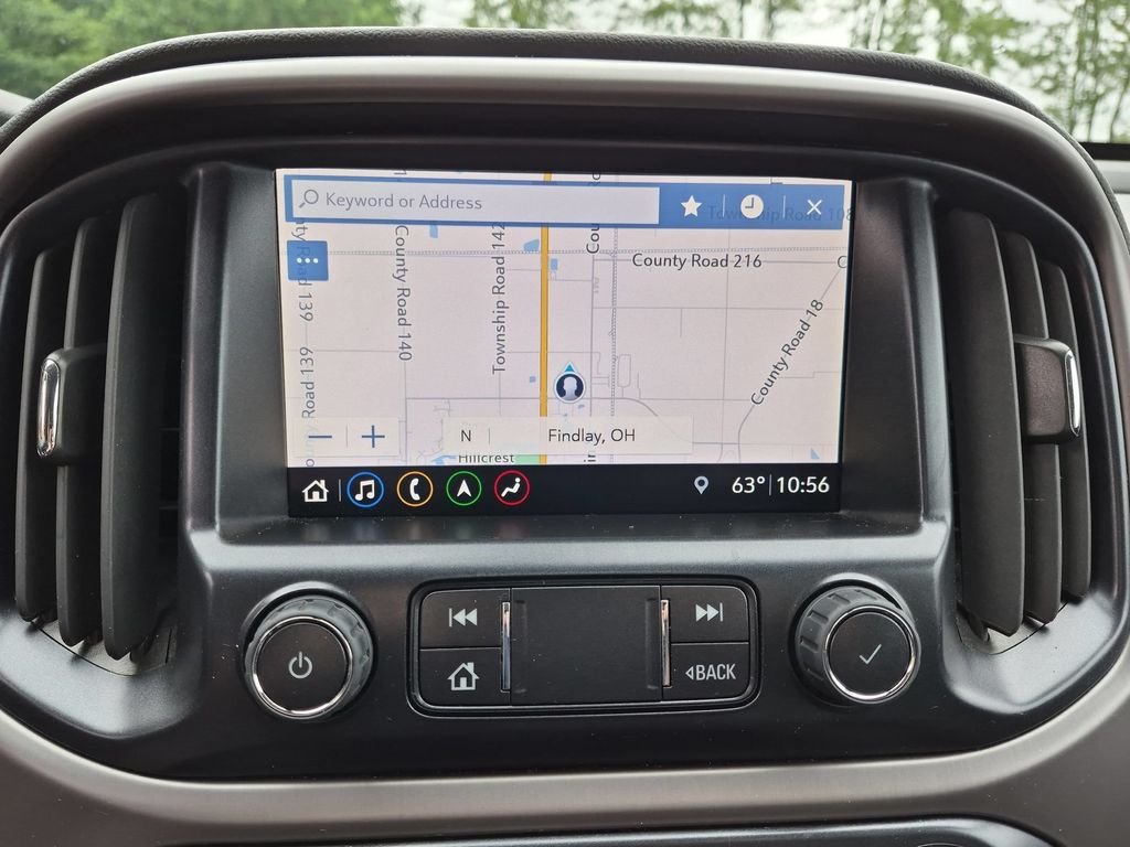 Used 2022 White GMC AT4 w/Leather image 17