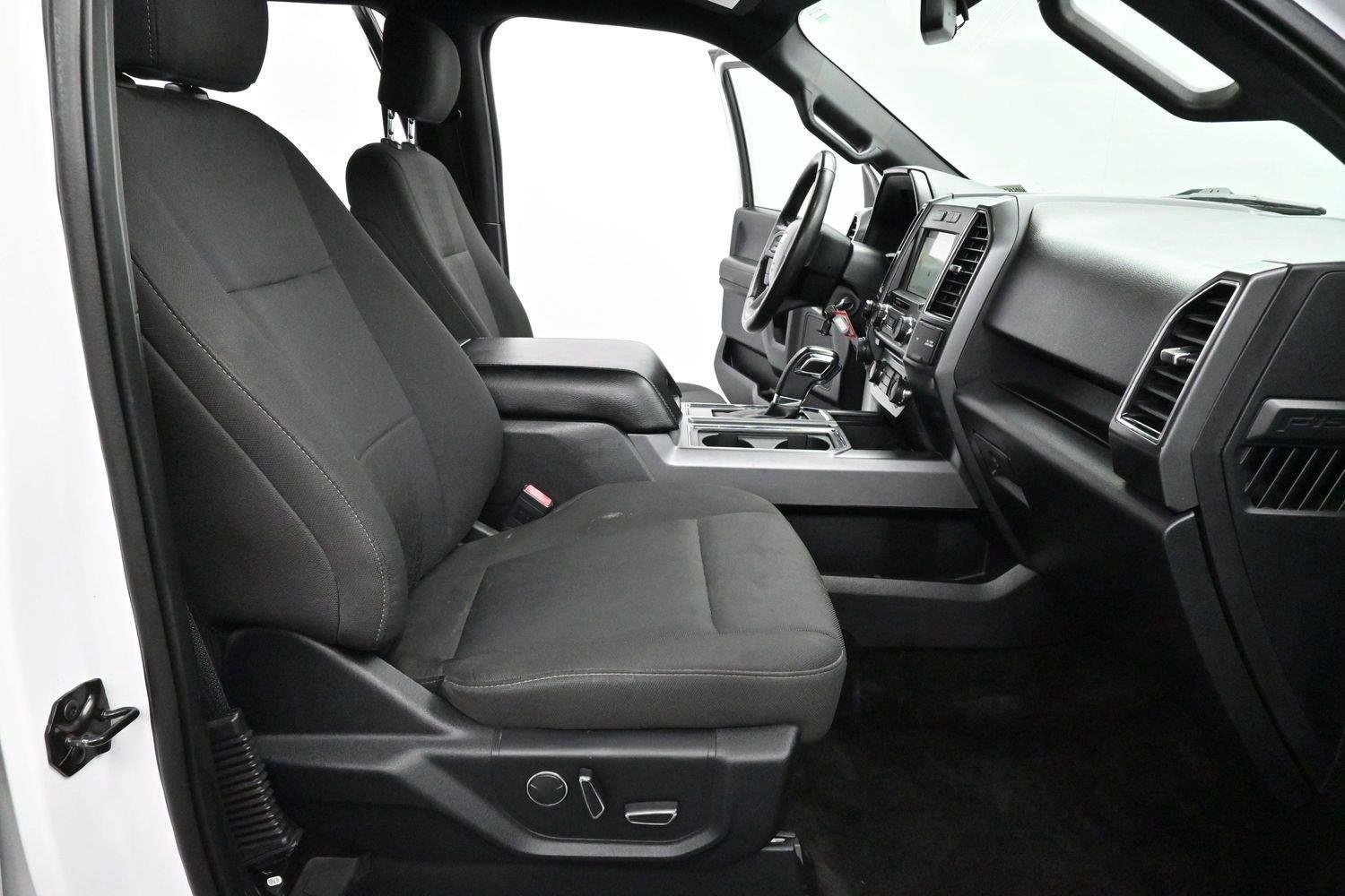 Used 2018 Oxford White Ford XLT image 31
