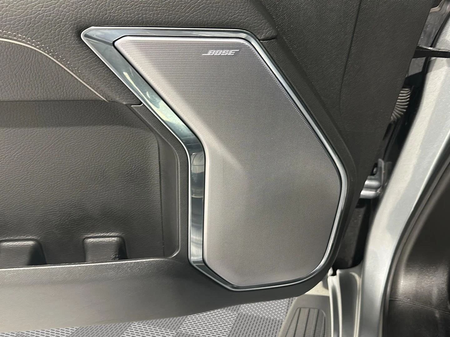 Used 2024 Sterling Metallic GMC Denali image 20