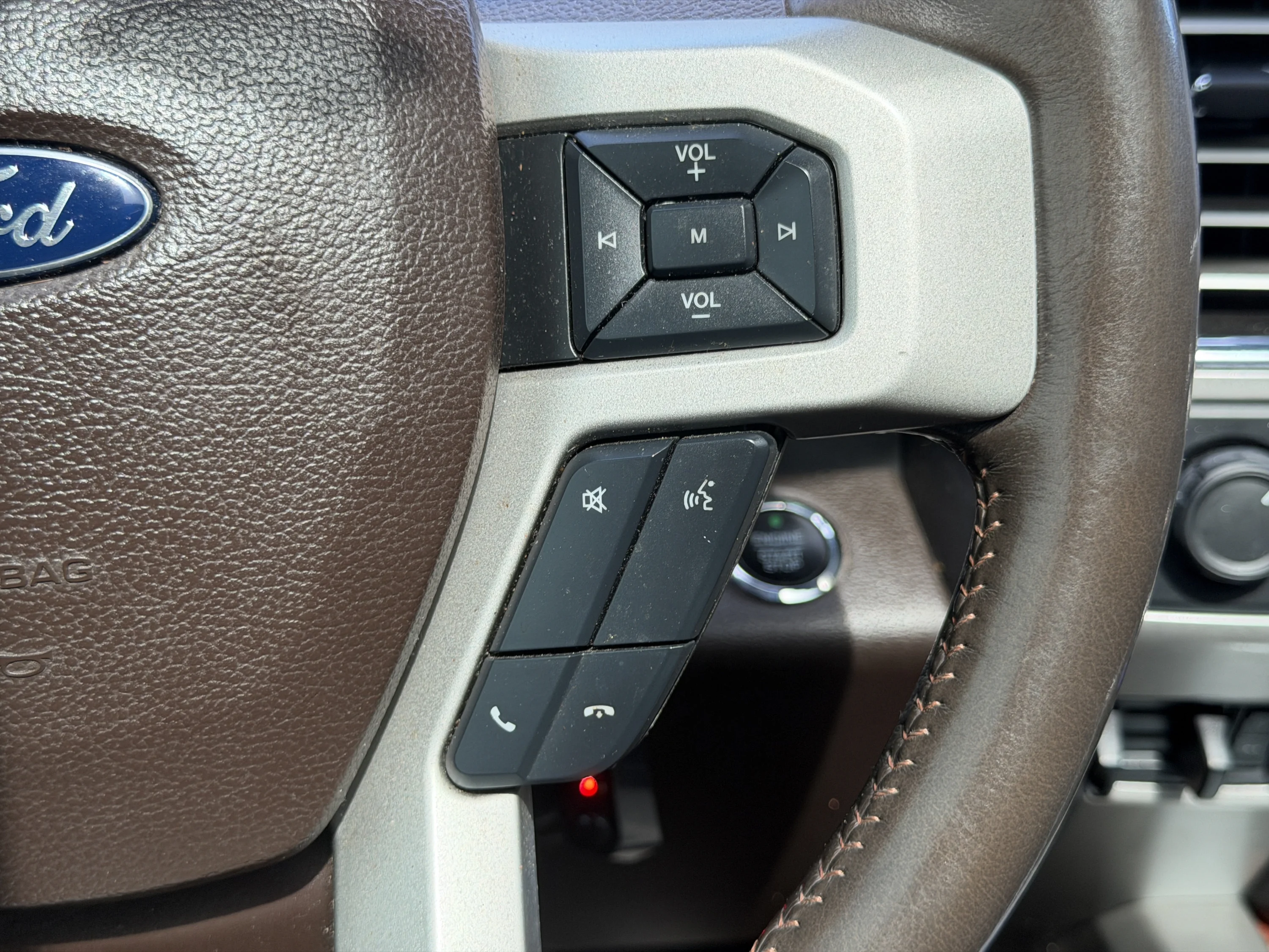 Used 2017 White Platinum Metallic Tri-Coat Ford King Ranch image 40