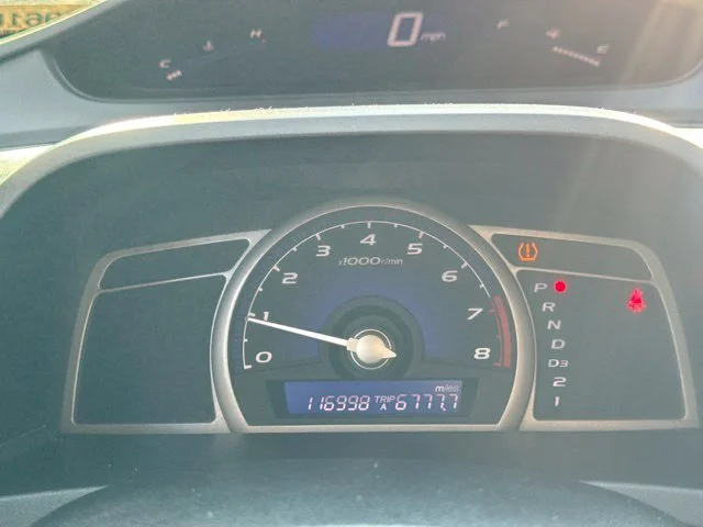 Used 2011 White Honda LX image 19