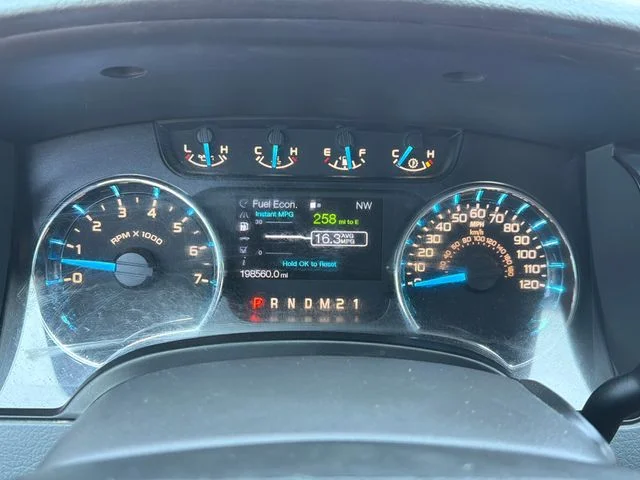 Used 2014 Blue Ford XLT image 11