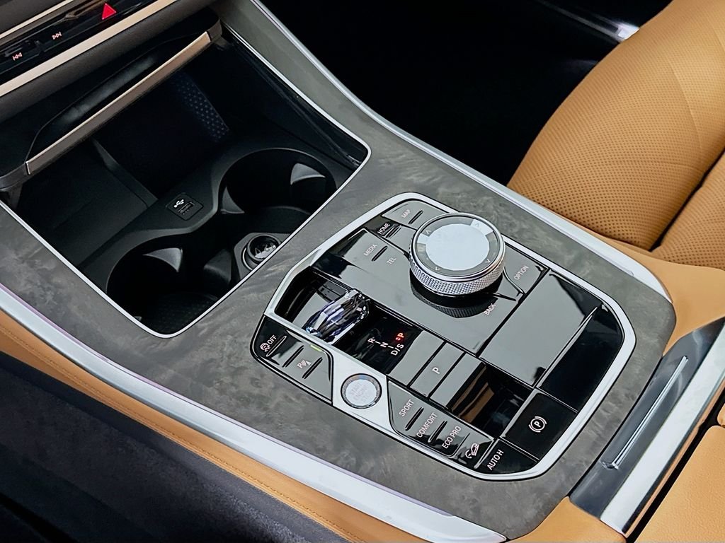 New 2026 Carbon Black Metallic BMW xDrive40i image 15