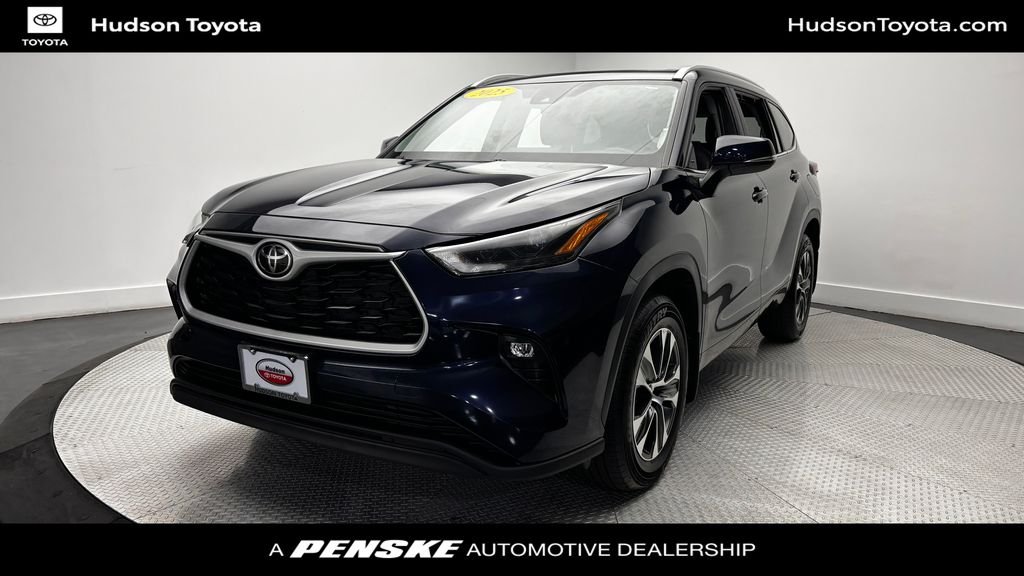 2025|Toyota|Highlander|XLE|4D Sport Utility