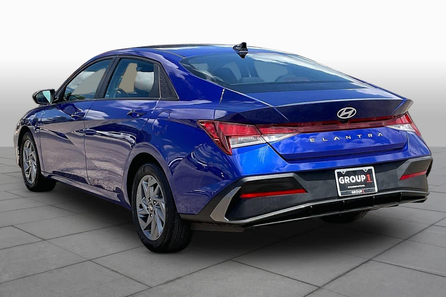 Used 2024 Intense Blue Hyundai SEL image 11