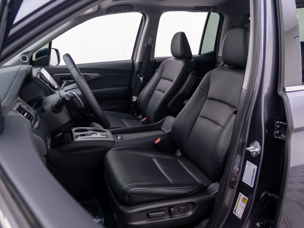 Certified Used 2022 Modern Steel Metallic Honda AWD RTL-E image 16