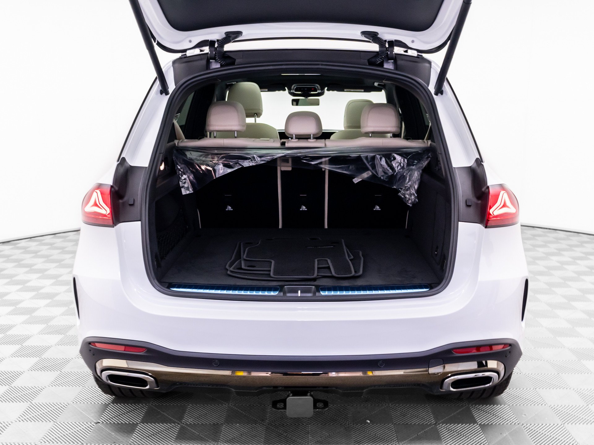 New 2027 White Mercedes-Benz GLE 450 image 35