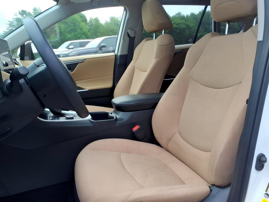 Used 2023 Ice Cap Toyota Hybrid XLE image 15