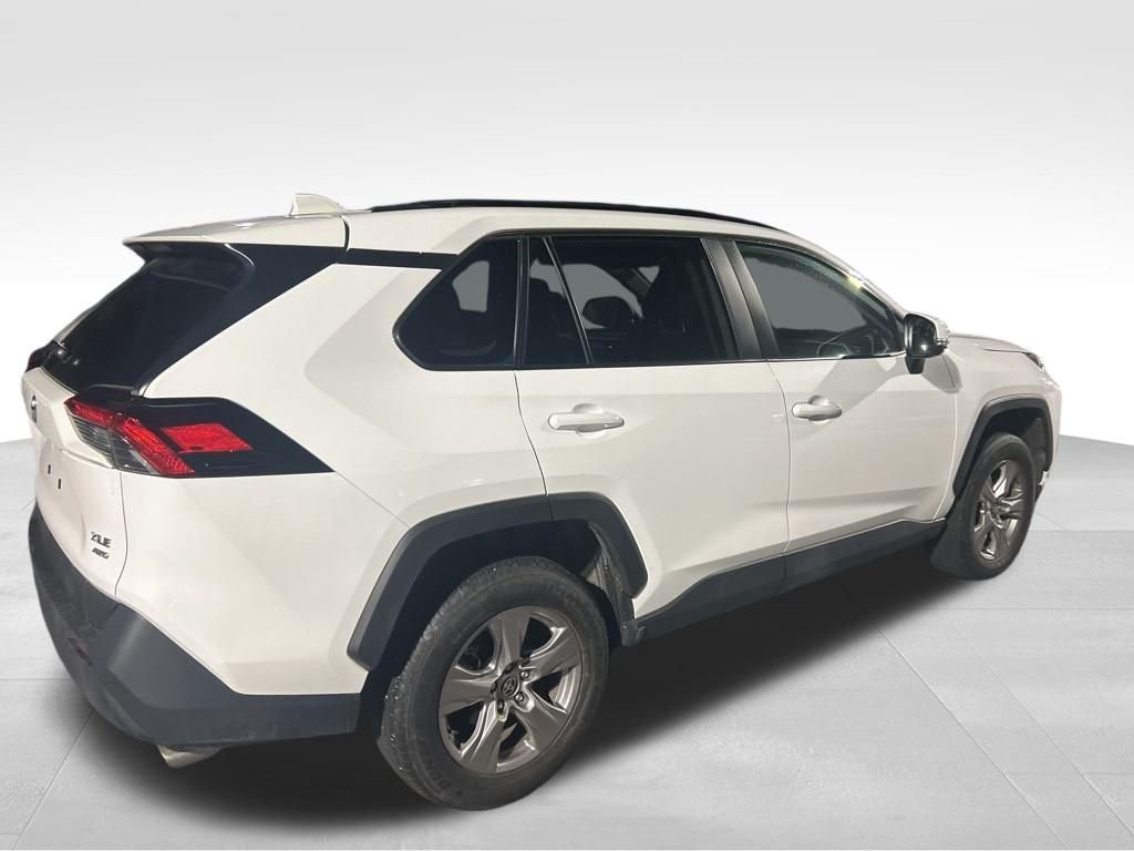 Used 2025 White Toyota XLE image 7