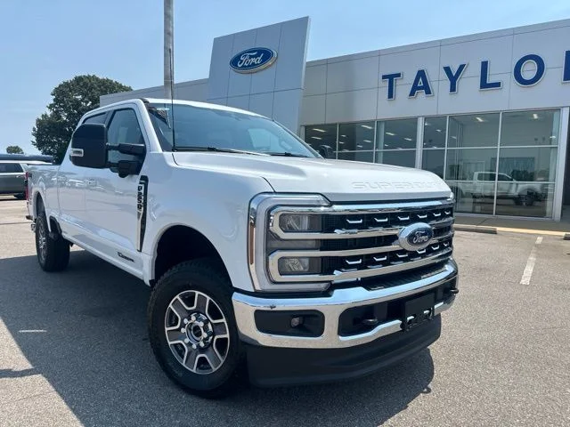 New 2026 Oxford White Ford F-250® Lariat® image 4