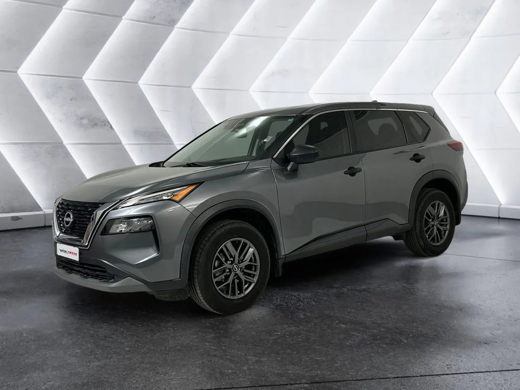 Used 2023 Gray Nissan S image 3