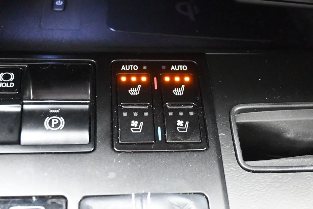 Used 2022 Black Lexus 350 image 18