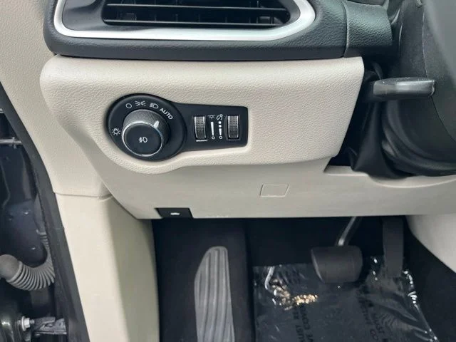 Used 2023 Gray Chrysler Touring L image 31