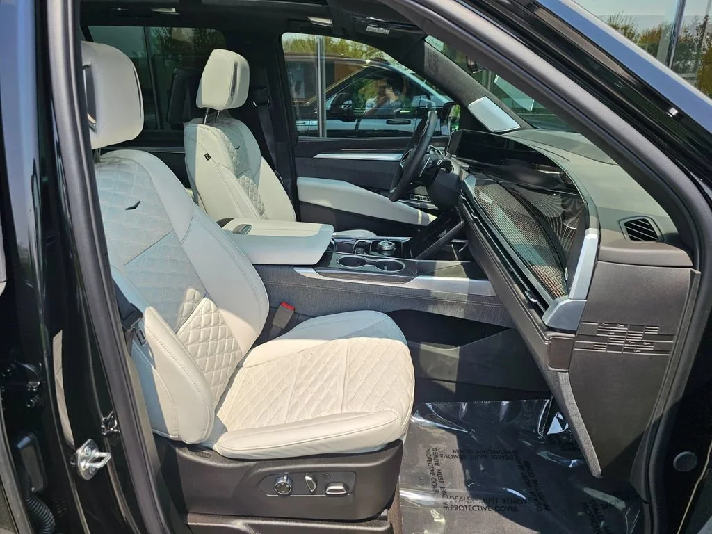 Certified Used 2026 Black Raven Cadillac V-Series image 11