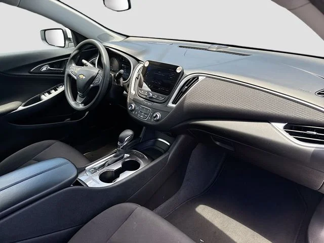 Used 2024 White Chevrolet LT image 28