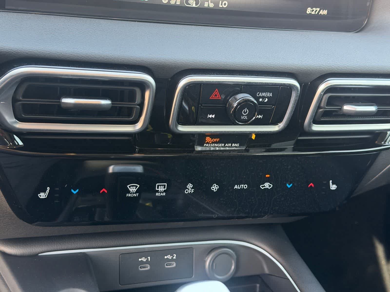 Nueva imagen del Nissan SR 2026 en dos tonos: Bluestone Pearl y Super Black (23)