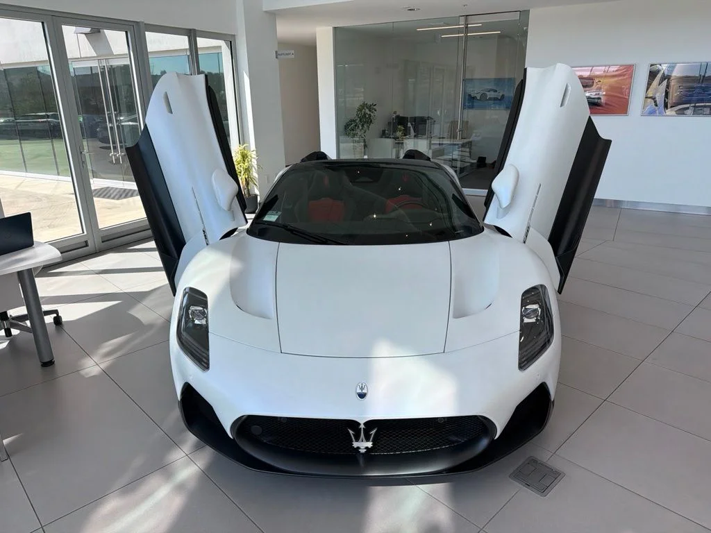 Used 2023 Bianco Audace Matte Maserati Cielo image 11