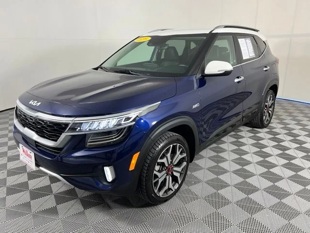 Used 2023 Blue Kia SX image 3