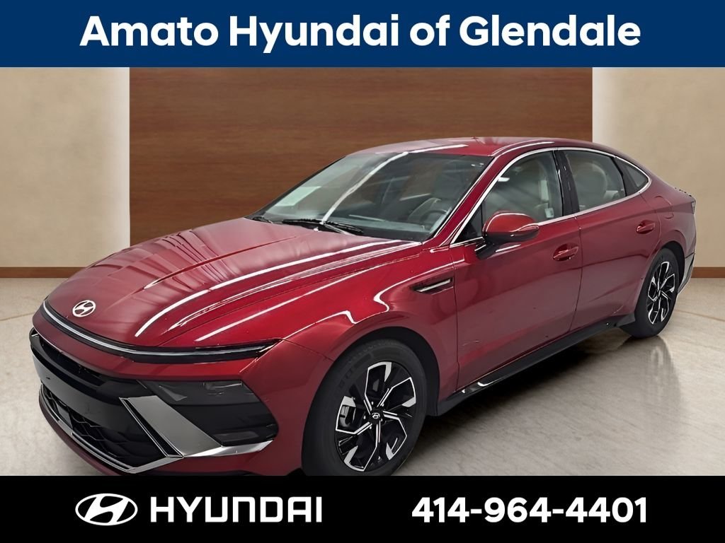 Certified Used 2025 Red Hyundai SEL image 1