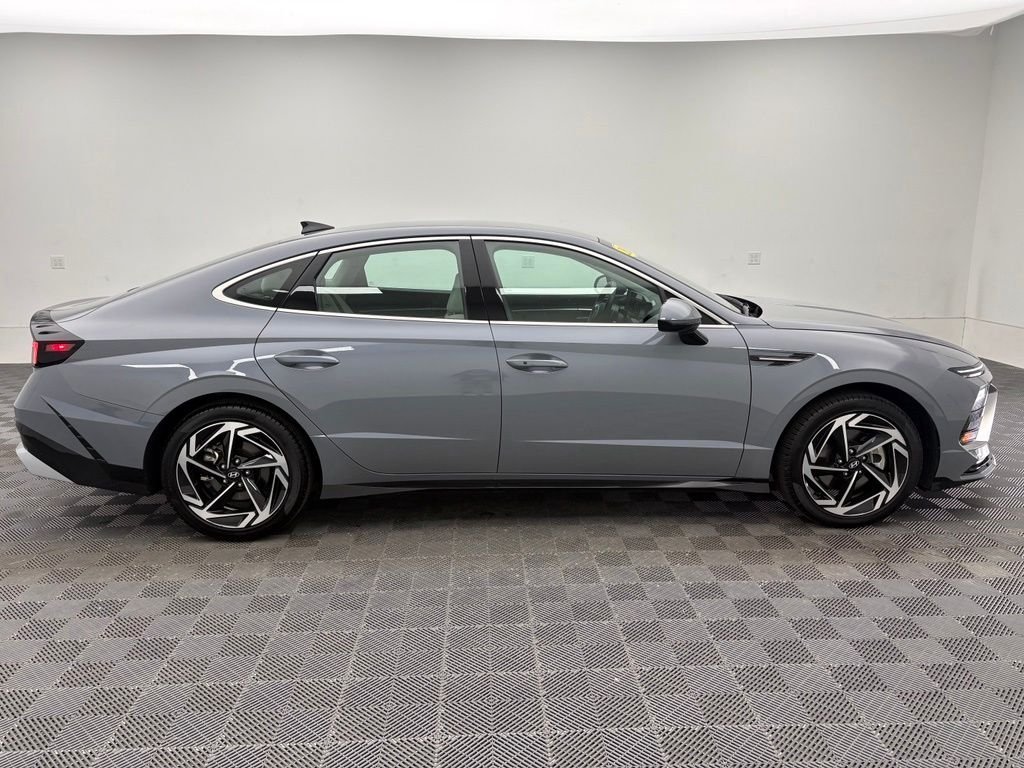 Used 2026 Transmission Blue Hyundai SEL Sport image 5