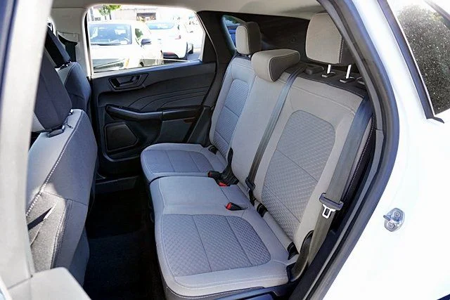 Used 2022 White Ford SE image 15