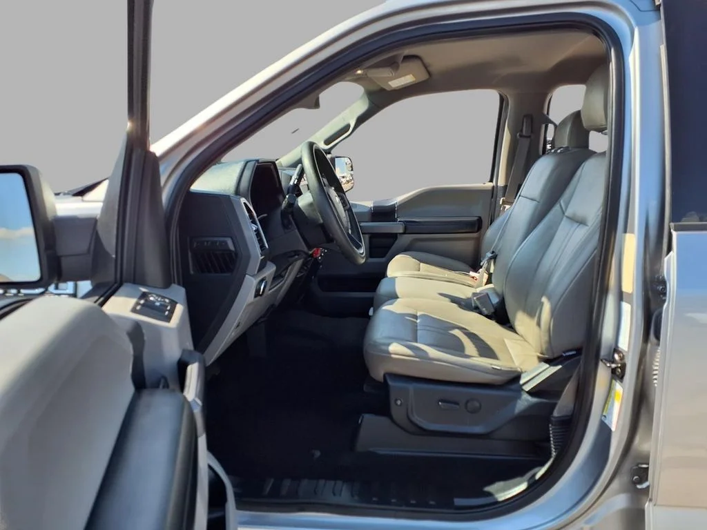 Used 2020 Silver Ford XLT image 22