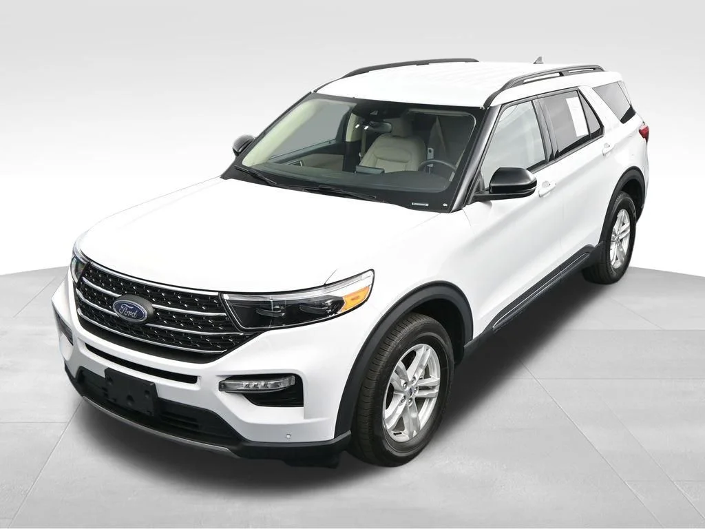 Used 2023 Oxford White Ford XLT image 26