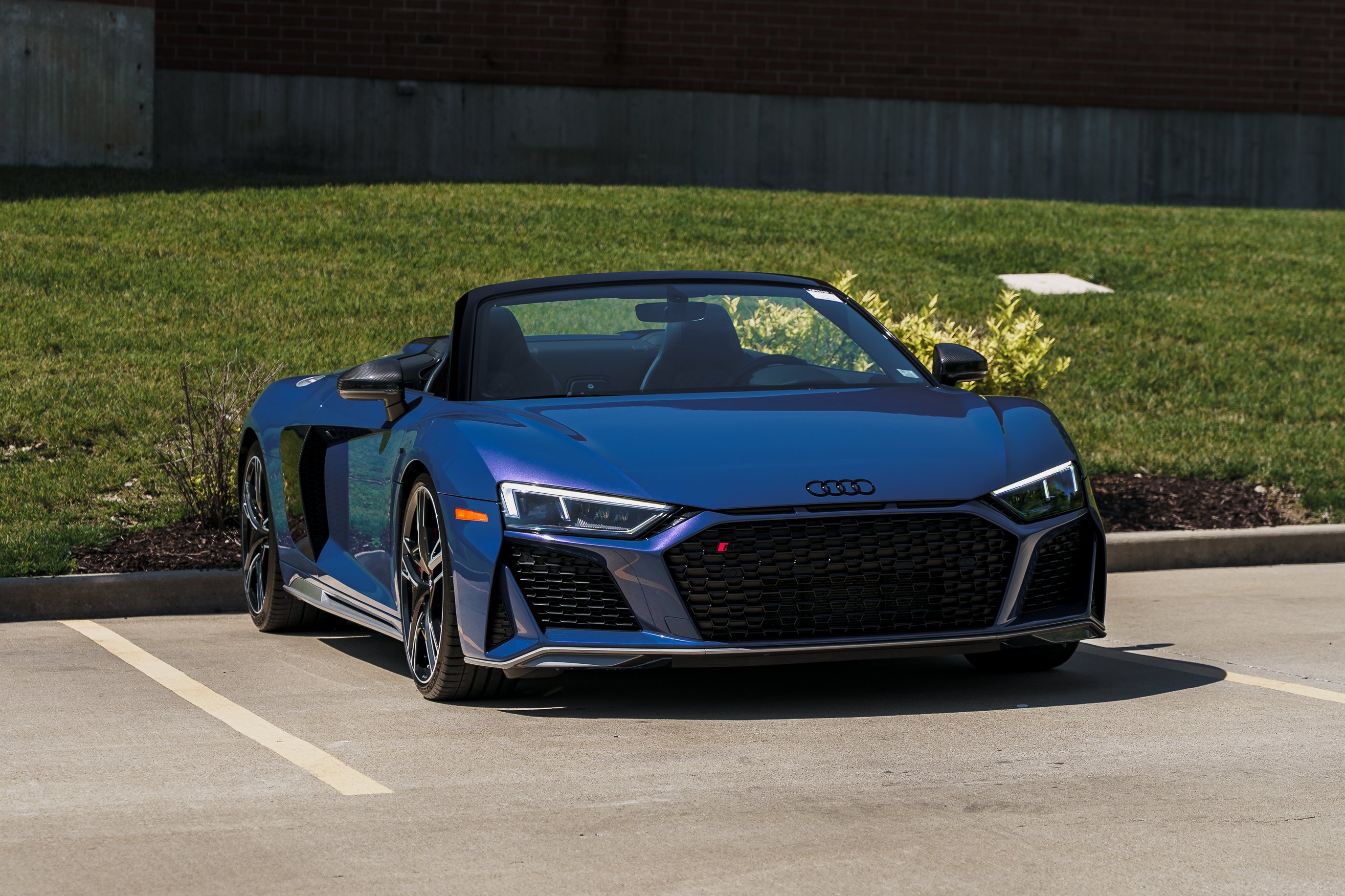 Used 2020 Ascari Blue Metallic Audi V10 performance image 2