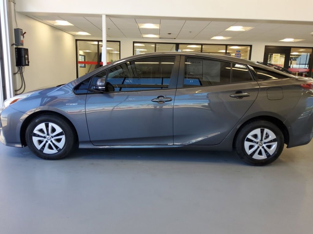 Used 2018 Gray Toyota Two image 27