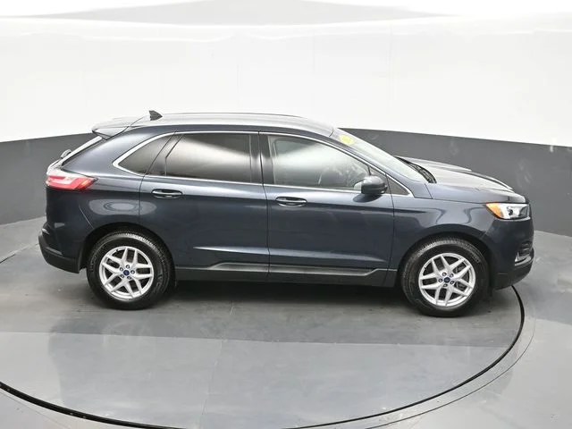 Used 2022 Blue Ford SEL image 16