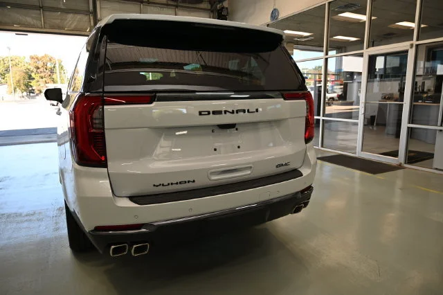 2026 GMC Yukon XL Denali Ultimate - Photo 6