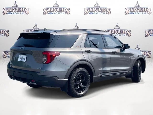 Used 2023 Gray Ford Timberline image 3