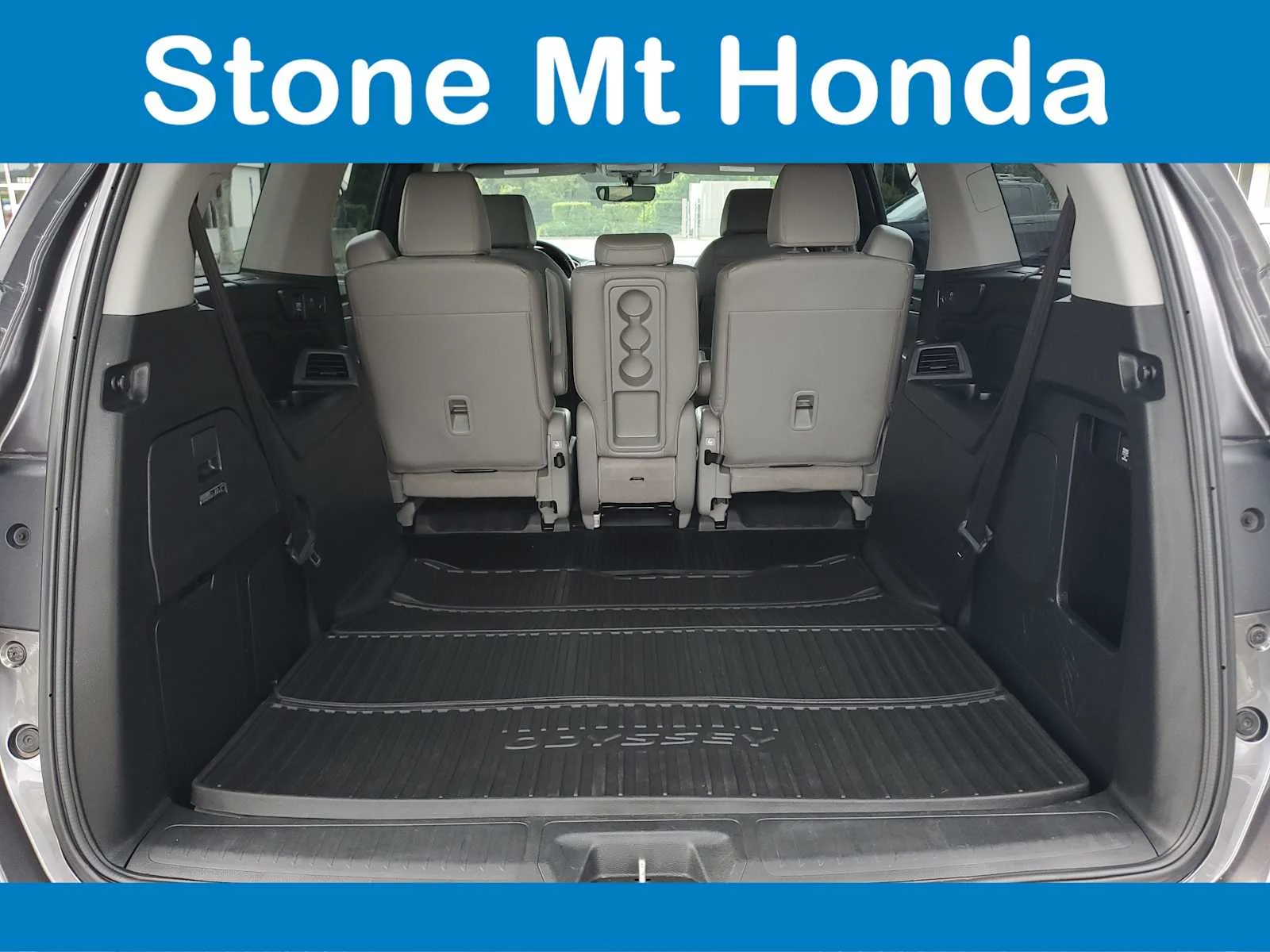 Used 2019 Modern Steel Metallic Honda Touring image 9