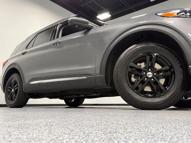 Used 2022 Gray Ford XLT image 2
