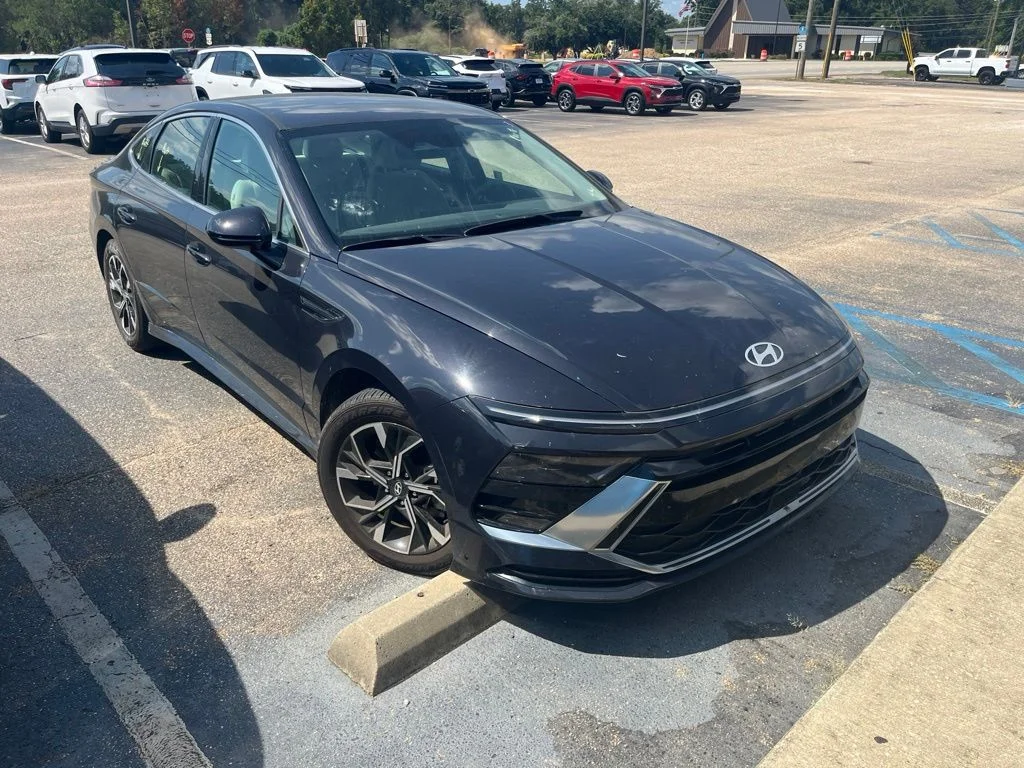 Used 2024 Carbon Blue Hyundai SEL image 4