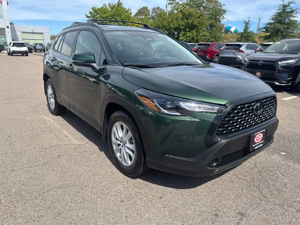 Used 2023  Toyota LE image 9