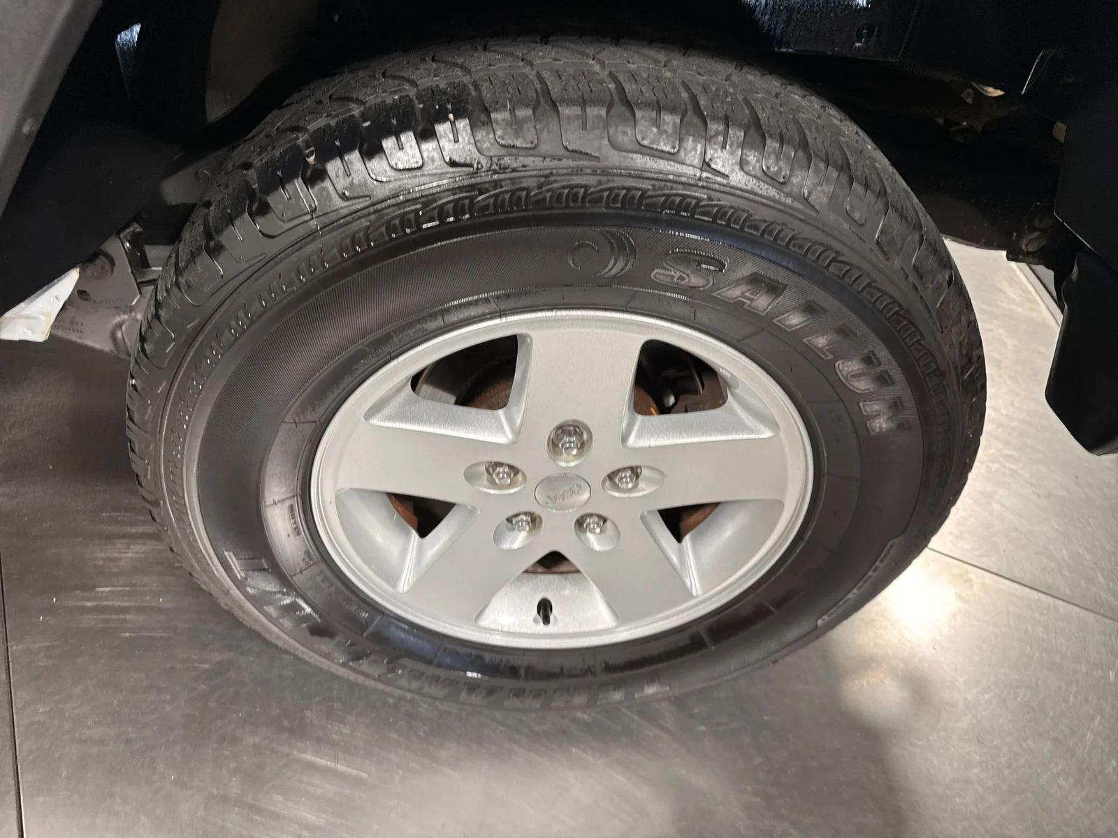 Used 2018 Bright White Clearcoat Jeep Unlimited Sport image 7
