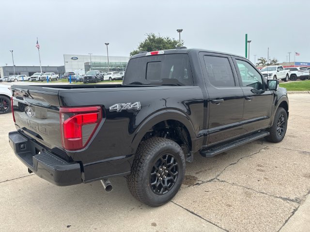 New 2026 Agate Black Metallic Ford XLT image 4