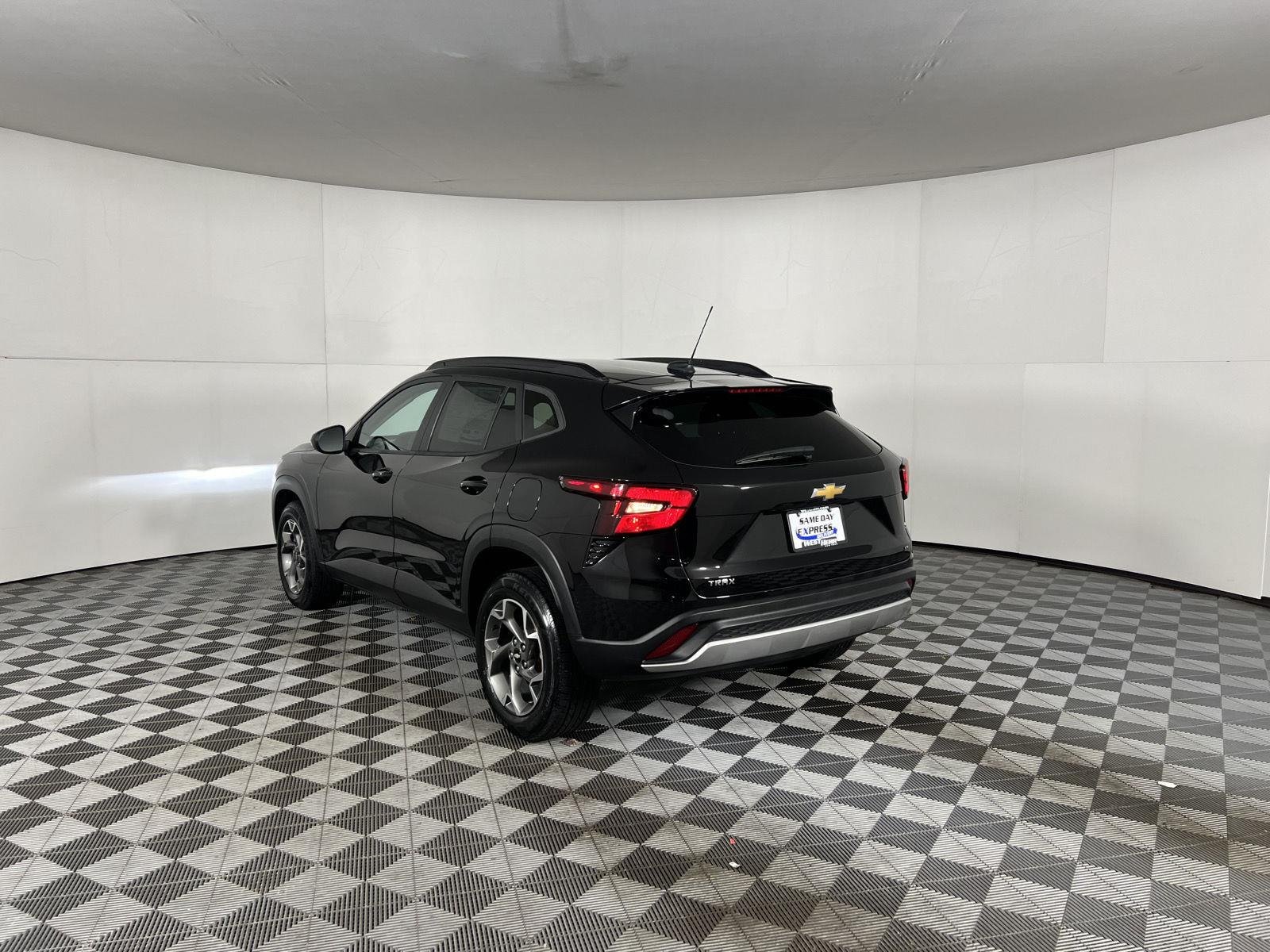 Used 2024 Mosaic Black Metallic Chevrolet LT image 20