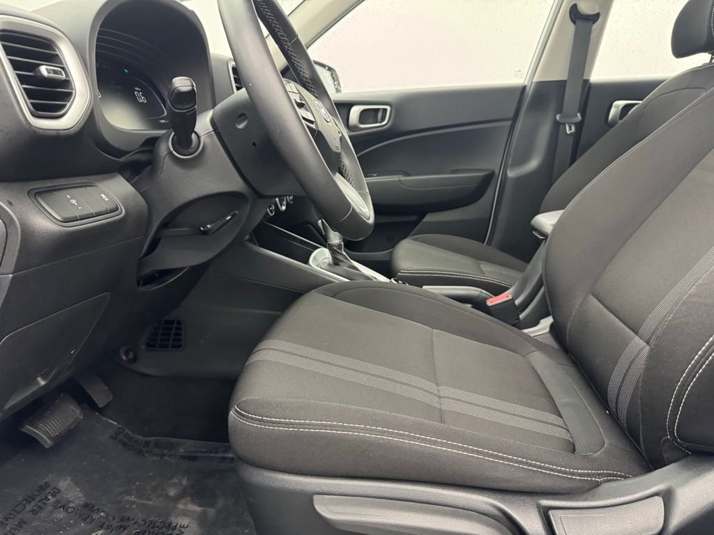 Used 2025 Lunar White Hyundai SEL image 16