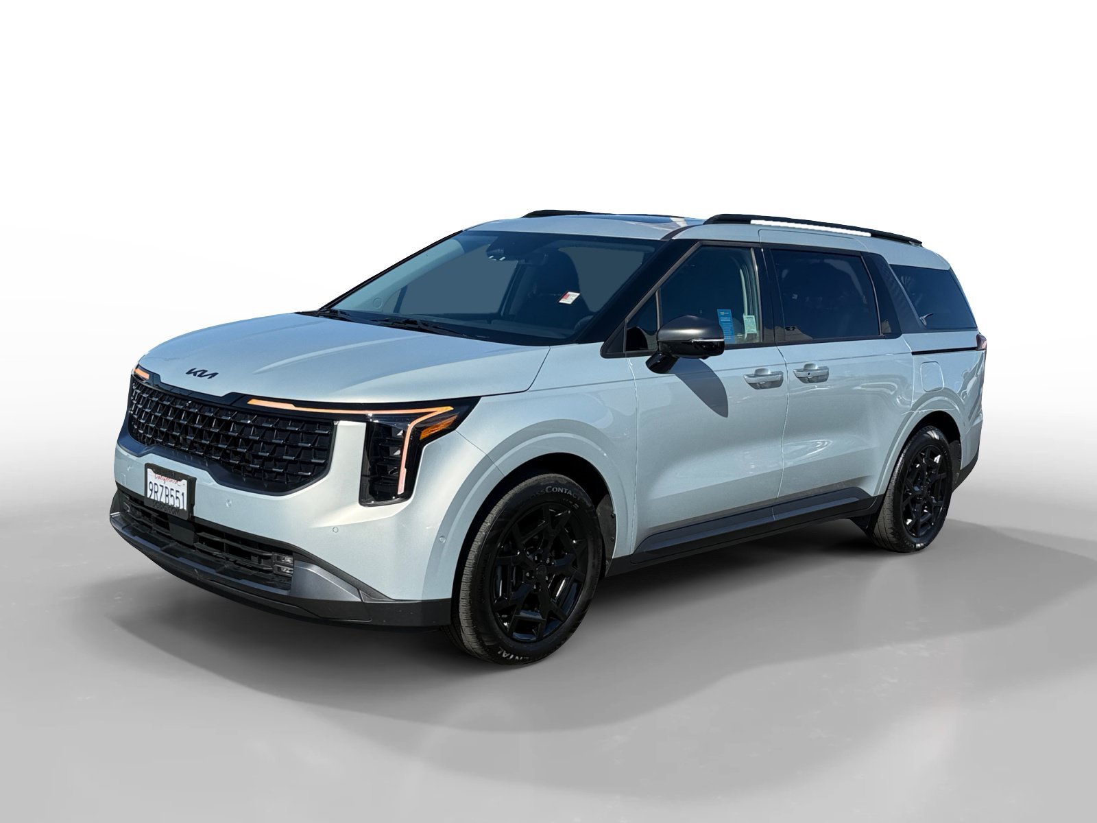Used 2025 Ivory Kia SX image 1